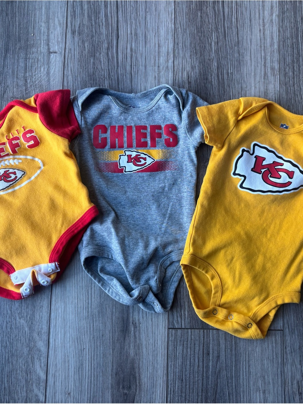NFL Kansas City Chiefs Baby Bodysuit Set - Yellow, Red, Gray